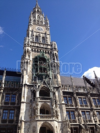 Neues Rathaus courtyard and Glockenspiel