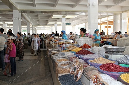 vendors at Siab bazaar, Samarkand (Uzbekistan)