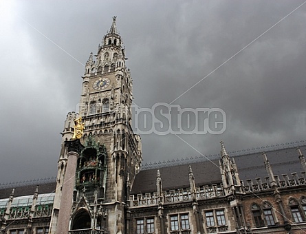 Neues Rathaus courtyard and Glockenspiel