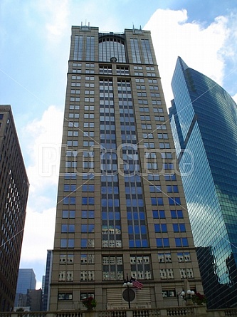 building at 225 W Wacker in Chicago