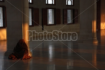 woman praying