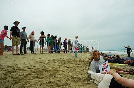 Hands Across the Sand 2010