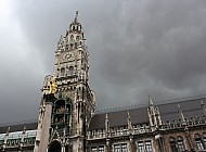 Neues Rathaus courtyard and Glockenspiel