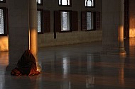 woman praying